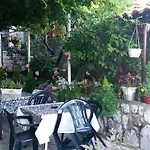 Gostinjska kuća Ivona 3*