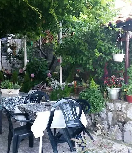 Konukevi Ivona 3*