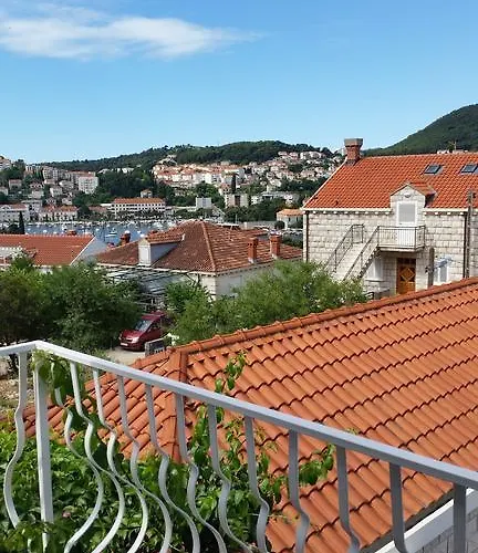 Konukevi Ivona 3*